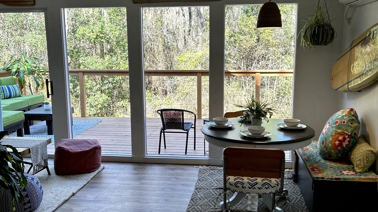 Photo of Livingroom in Theodore