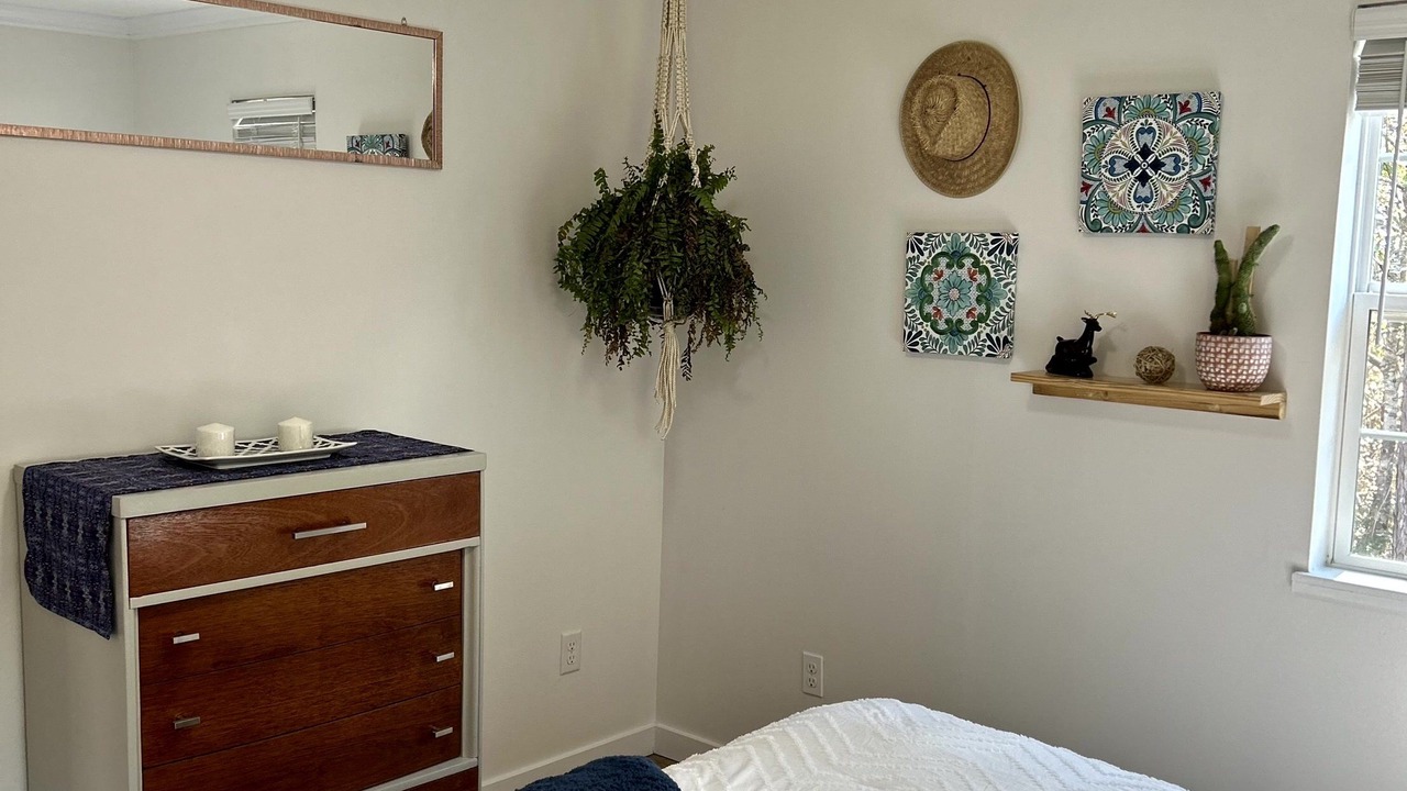 Photo of Bedroom in Theodore