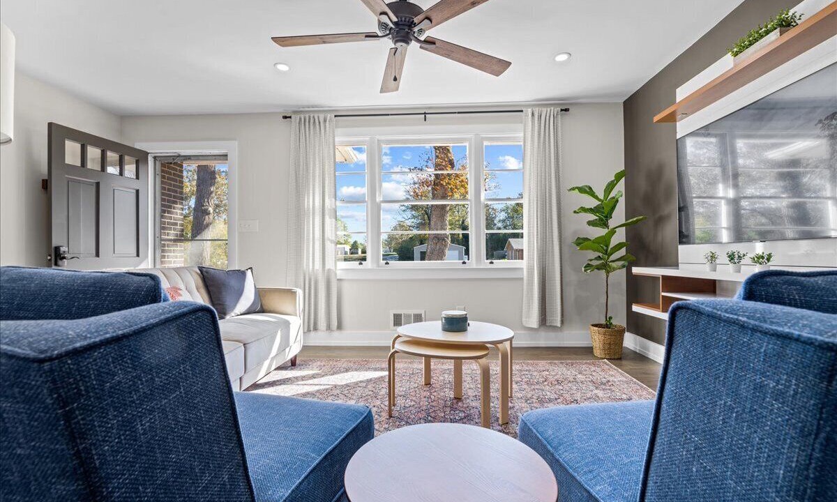 Photo of Livingroom in Duncan