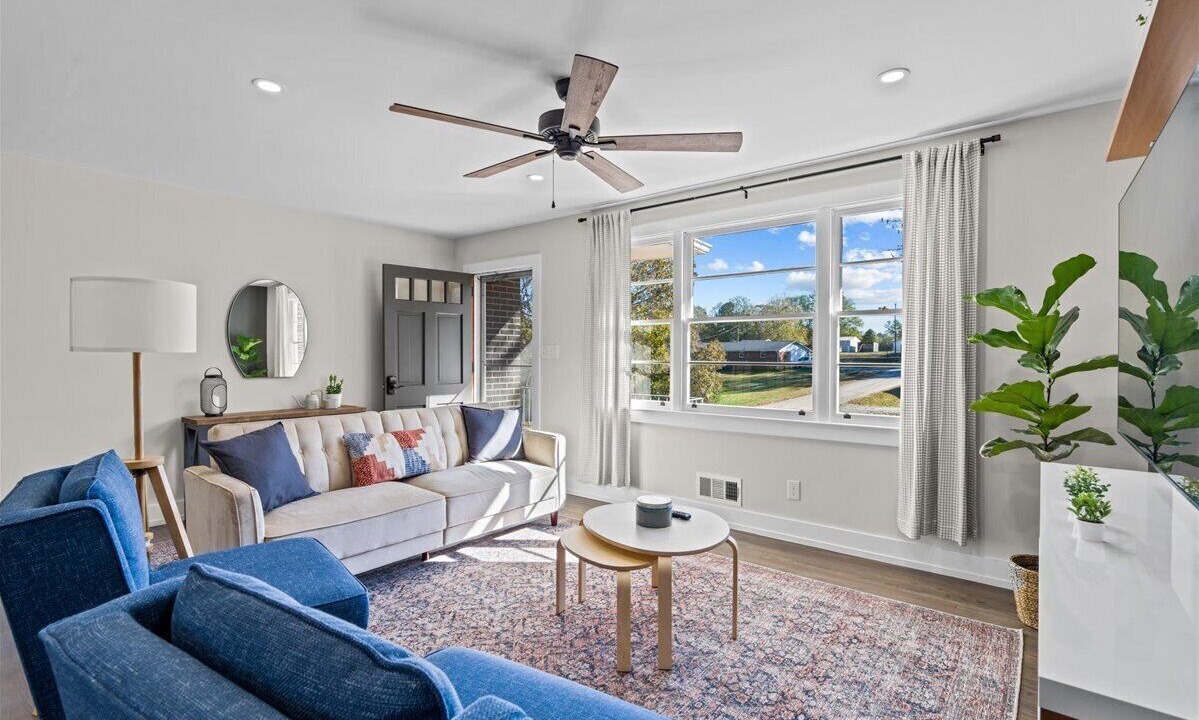 Photo of Livingroom in Duncan