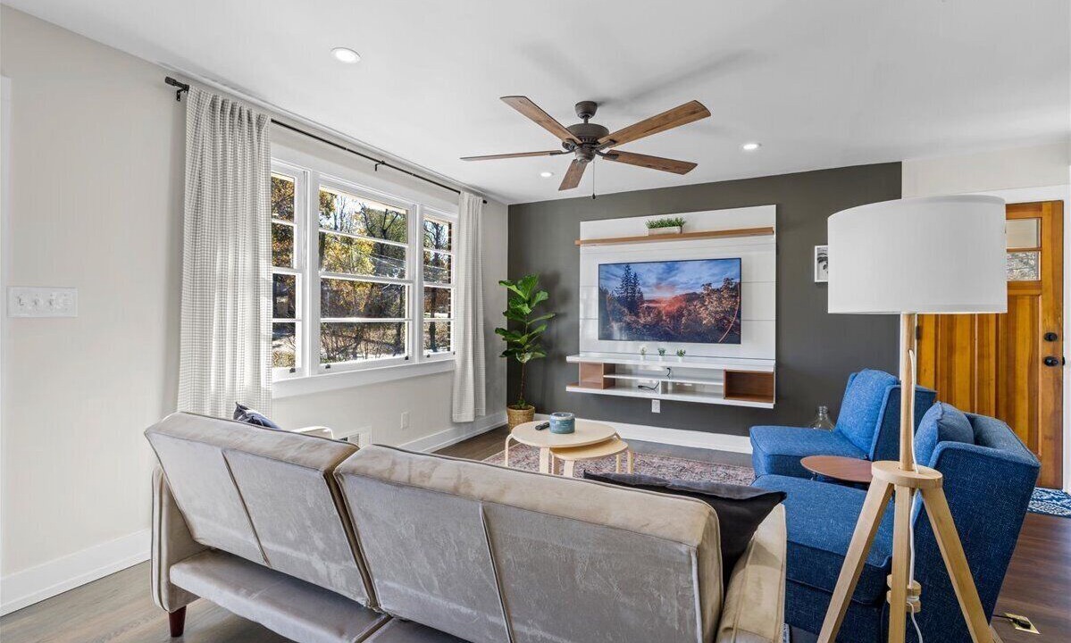 Photo of Livingroom in Duncan