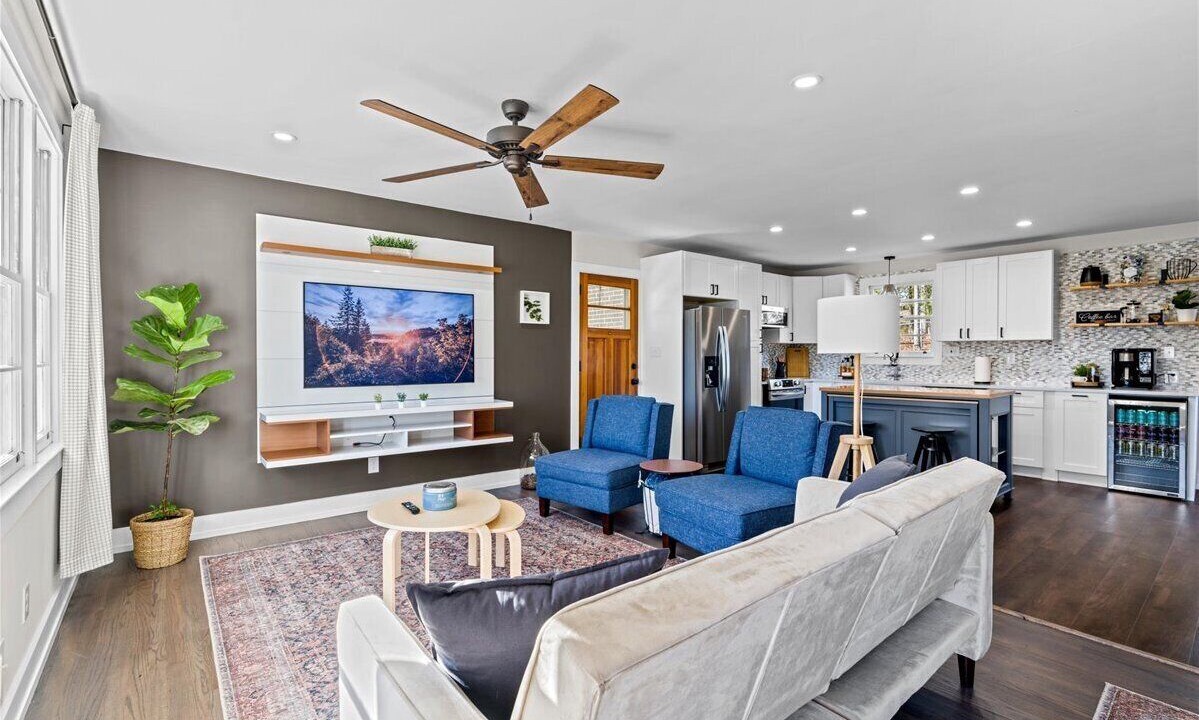 Photo of Livingroom in Duncan