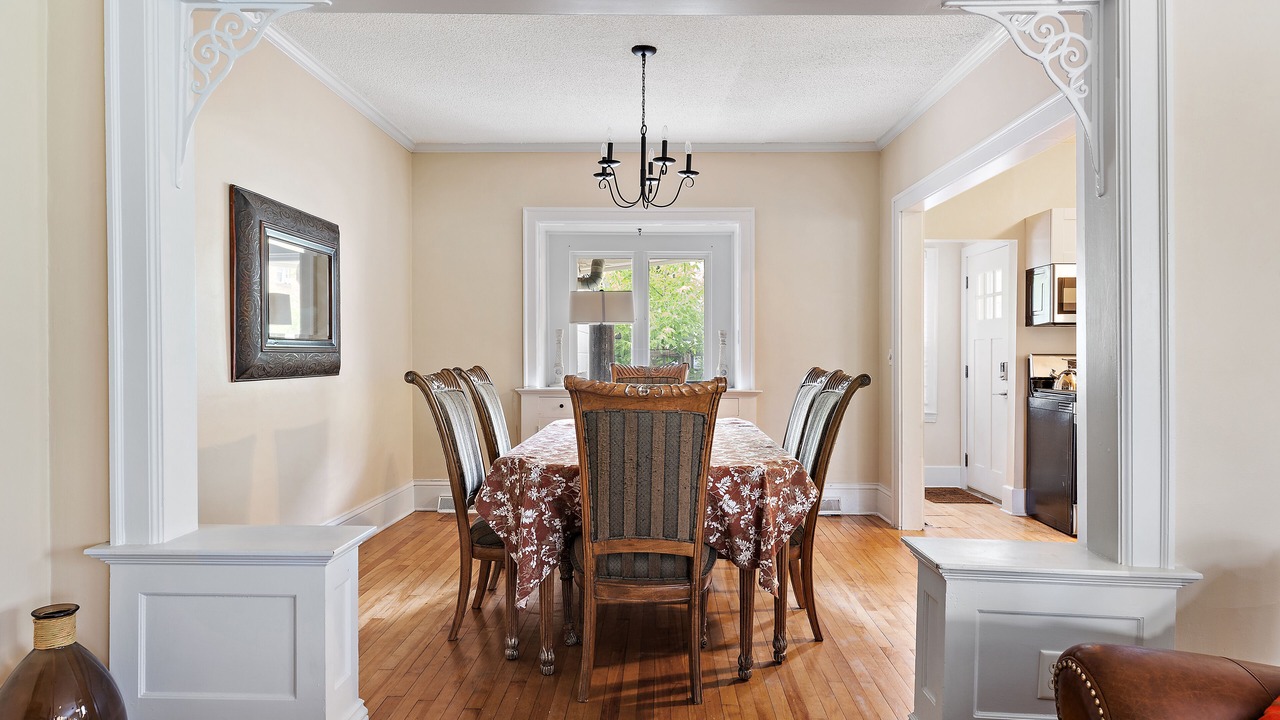 Photo of Bedroom in East Harriet