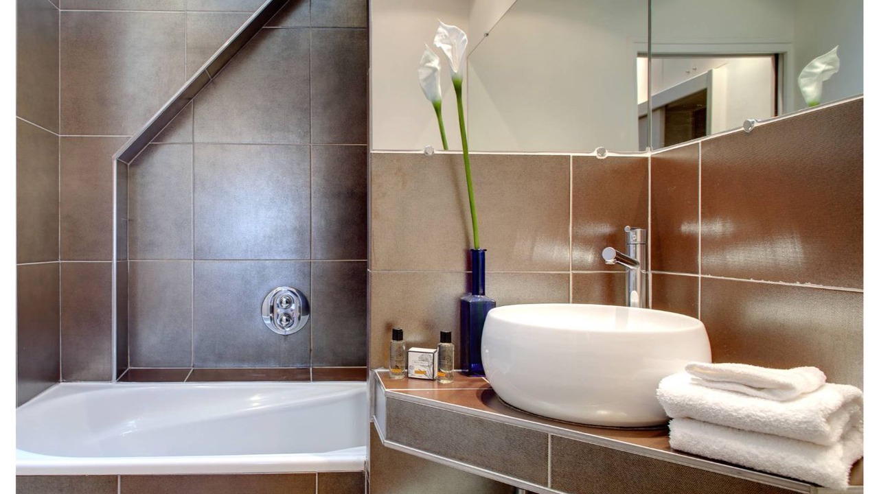 Photo of Bathroom in Quartier de l'Ecole-Militaire