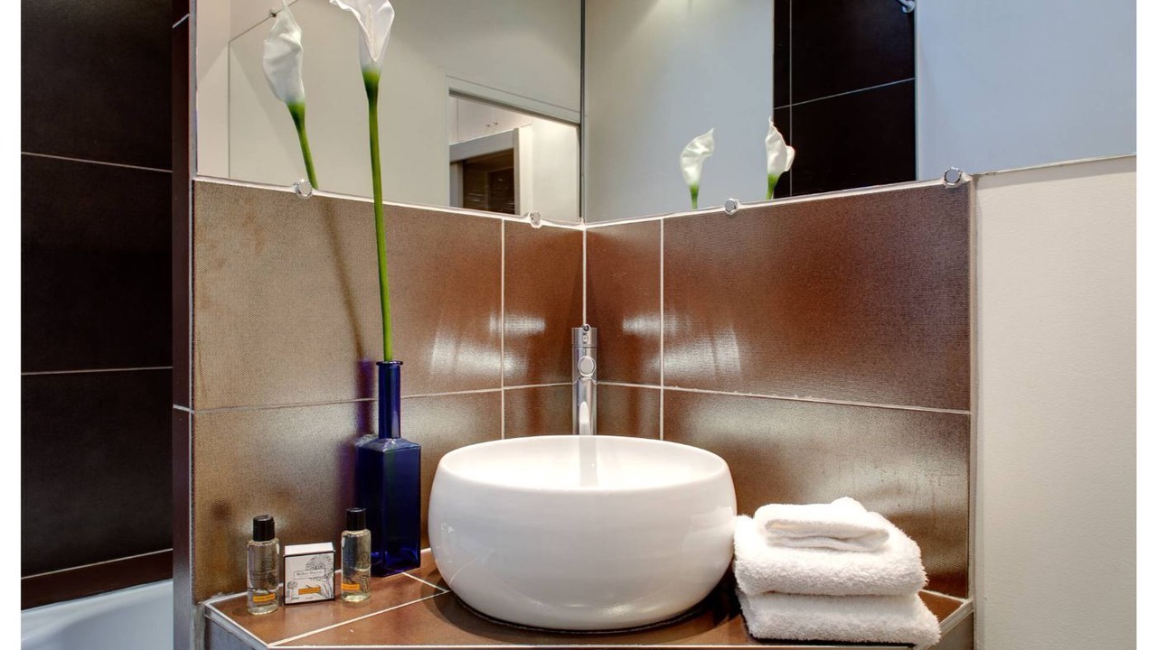 Photo of Bathroom in Quartier de l'Ecole-Militaire