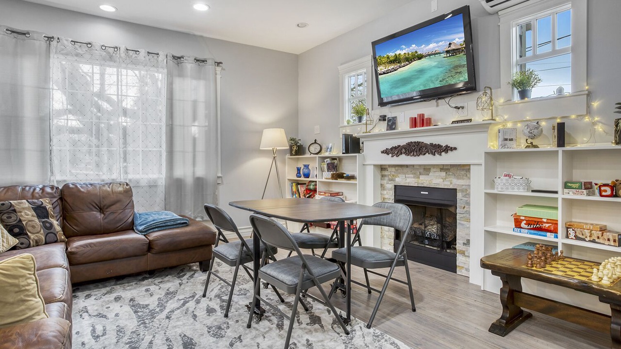 Photo of Livingroom in Laurelhurst