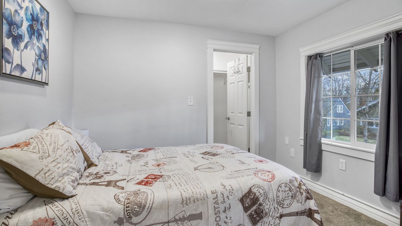 Photo of Bedroom in Laurelhurst