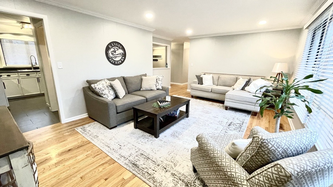 Photo of Livingroom in Lawrence
