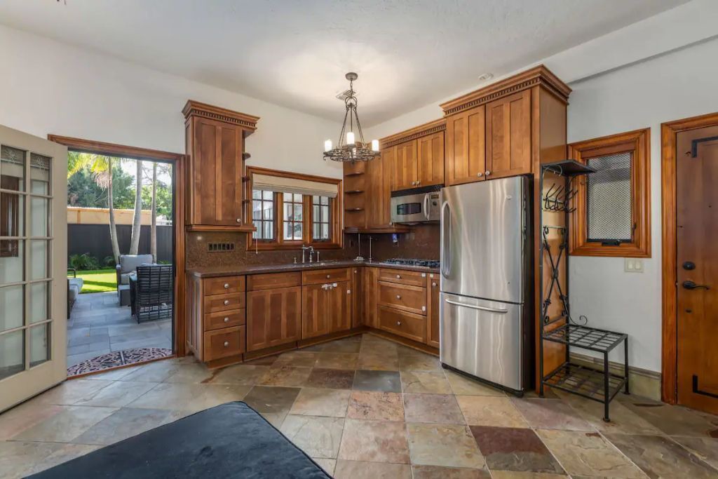 Photo of Kitchen in Miracle Mile