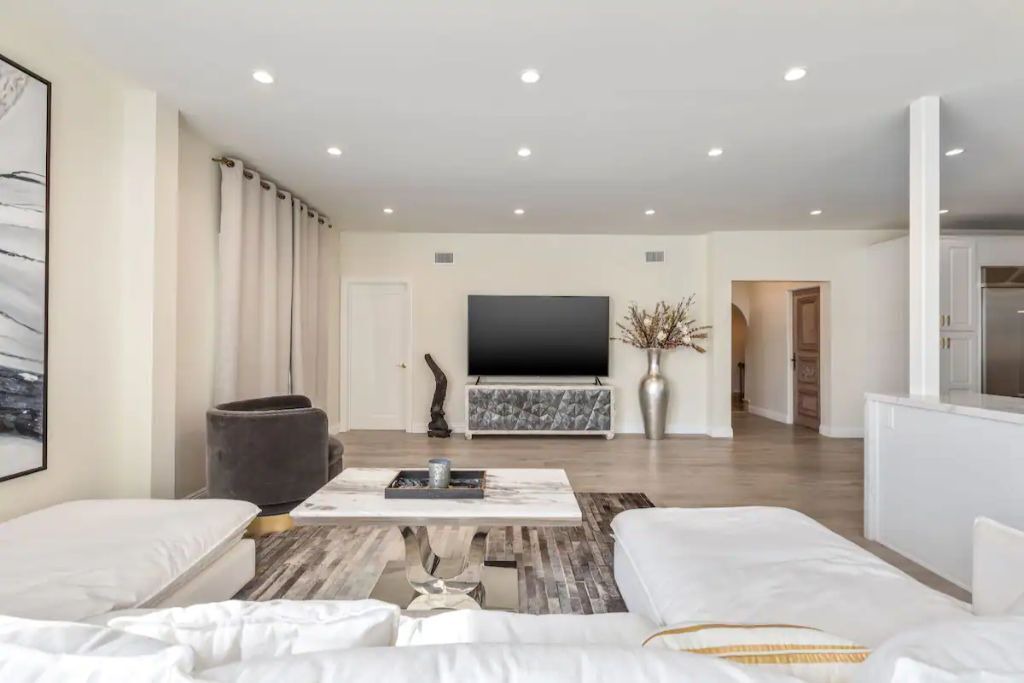 Photo of Bedroom in Miracle Mile