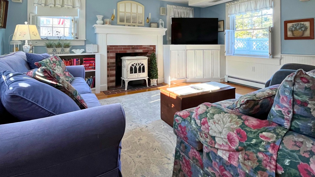 Photo of Livingroom in Pocasset