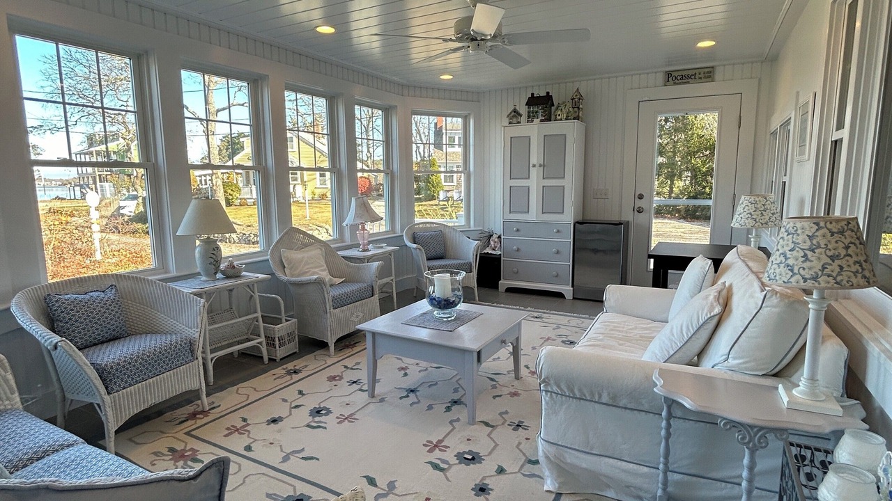 Photo of Livingroom in Pocasset