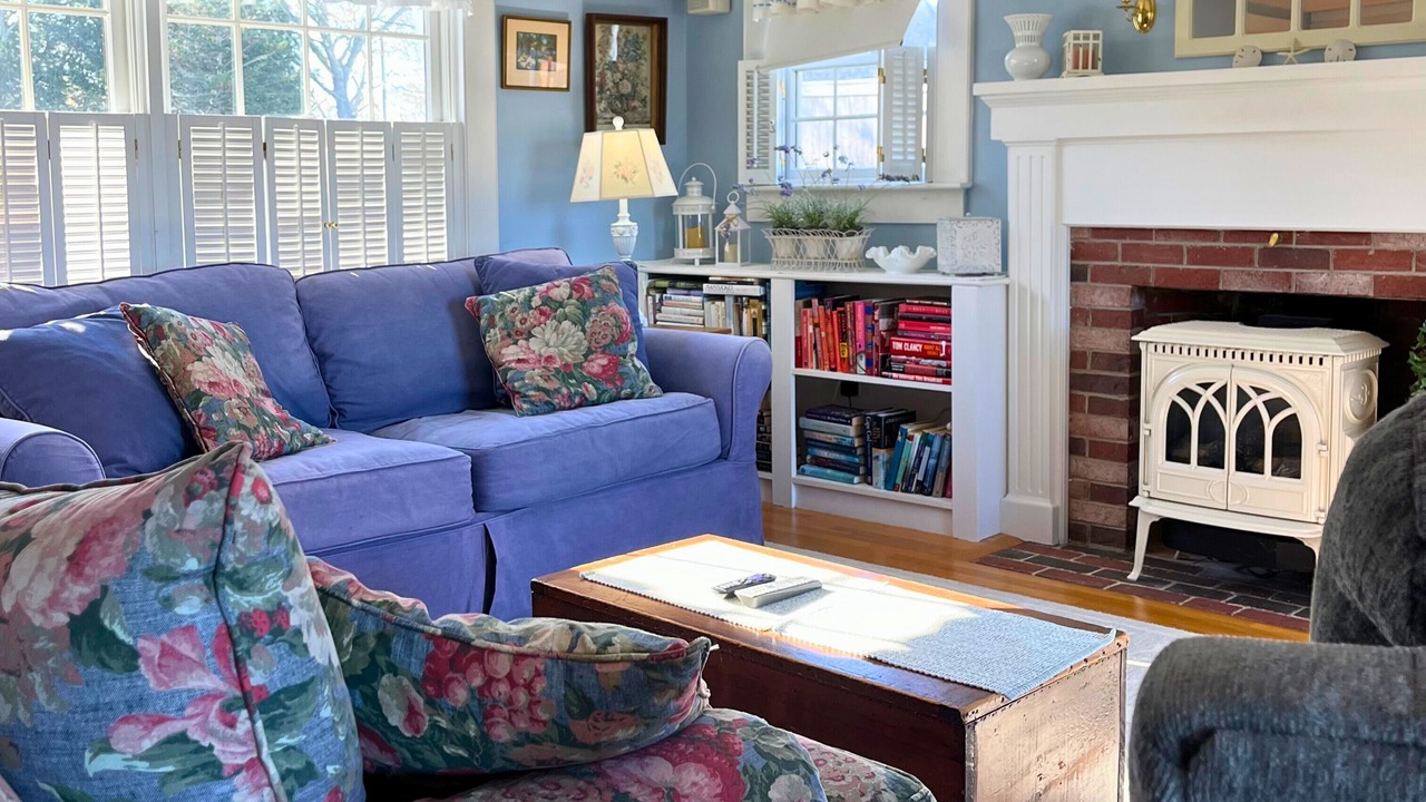 Photo of Livingroom in Pocasset