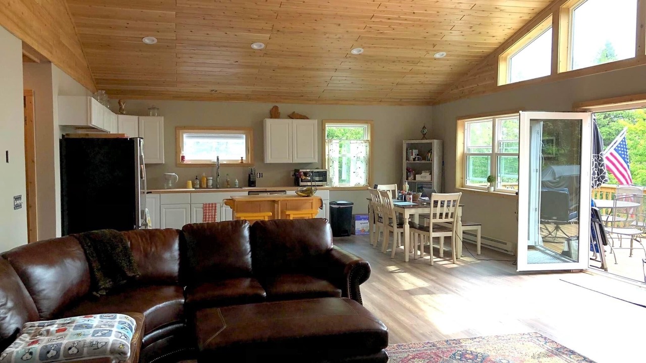 Photo of Livingroom in Cedarville