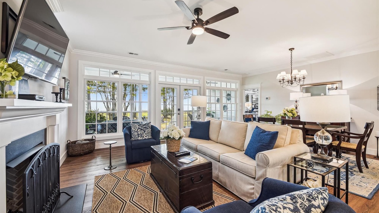 Photo of Livingroom in Melrose on the Beach