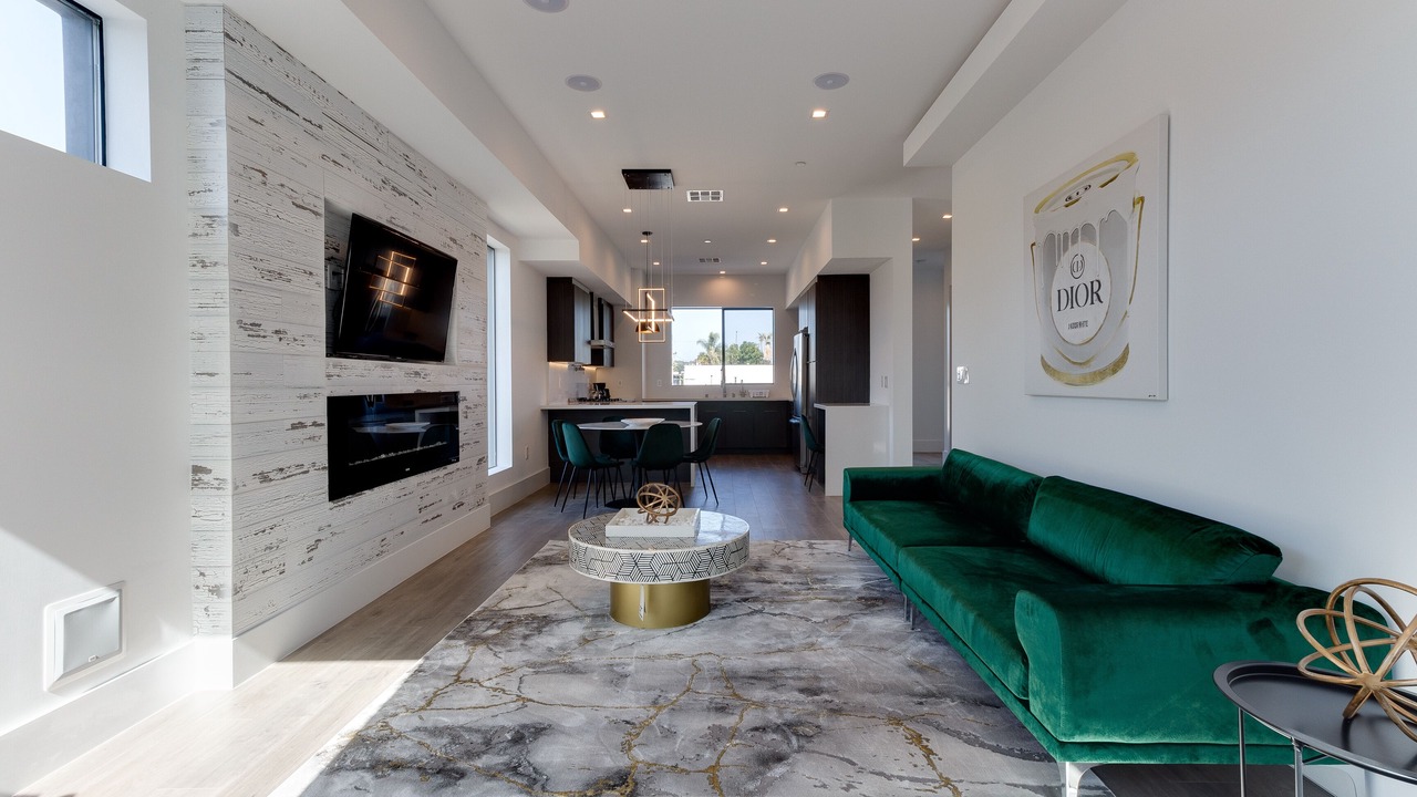 Photo of Livingroom in Mid City