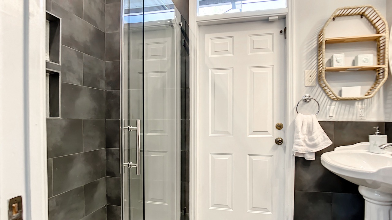 Photo of Bathroom in Kings Lake