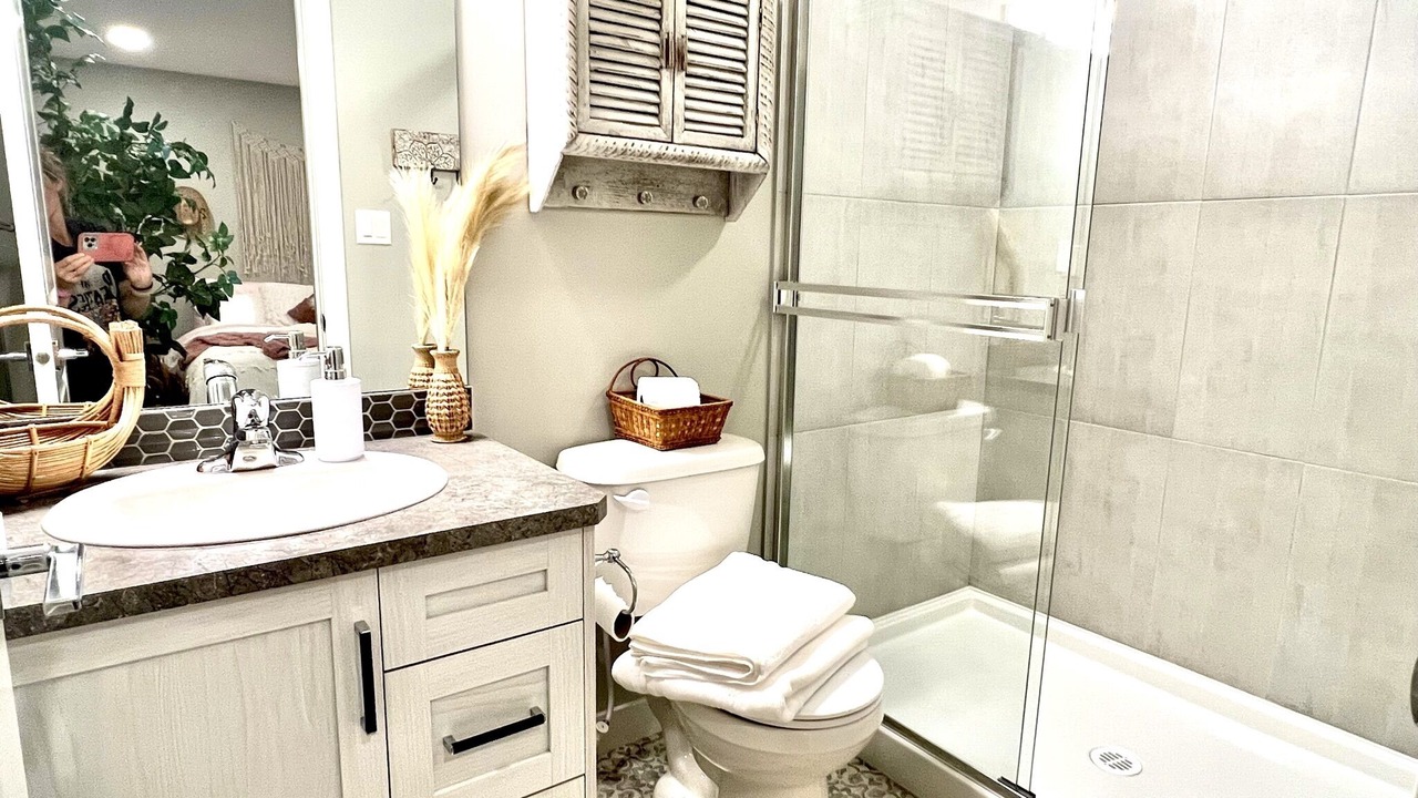 Photo of Bathroom in Sylvan Lake