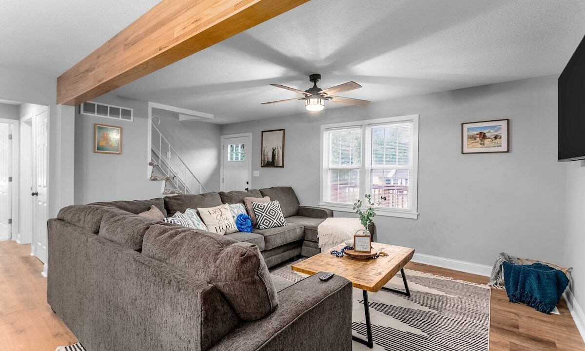 Photo of Livingroom in Overland Park