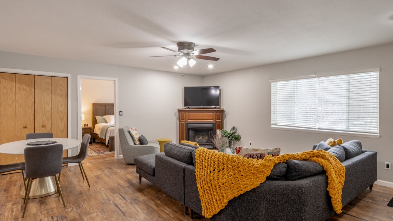 Photo of Livingroom in Lake George