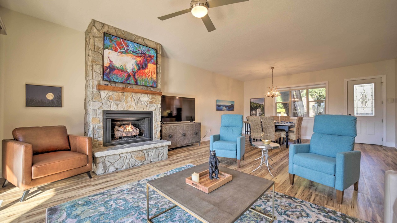 Photo of Livingroom in Whittier