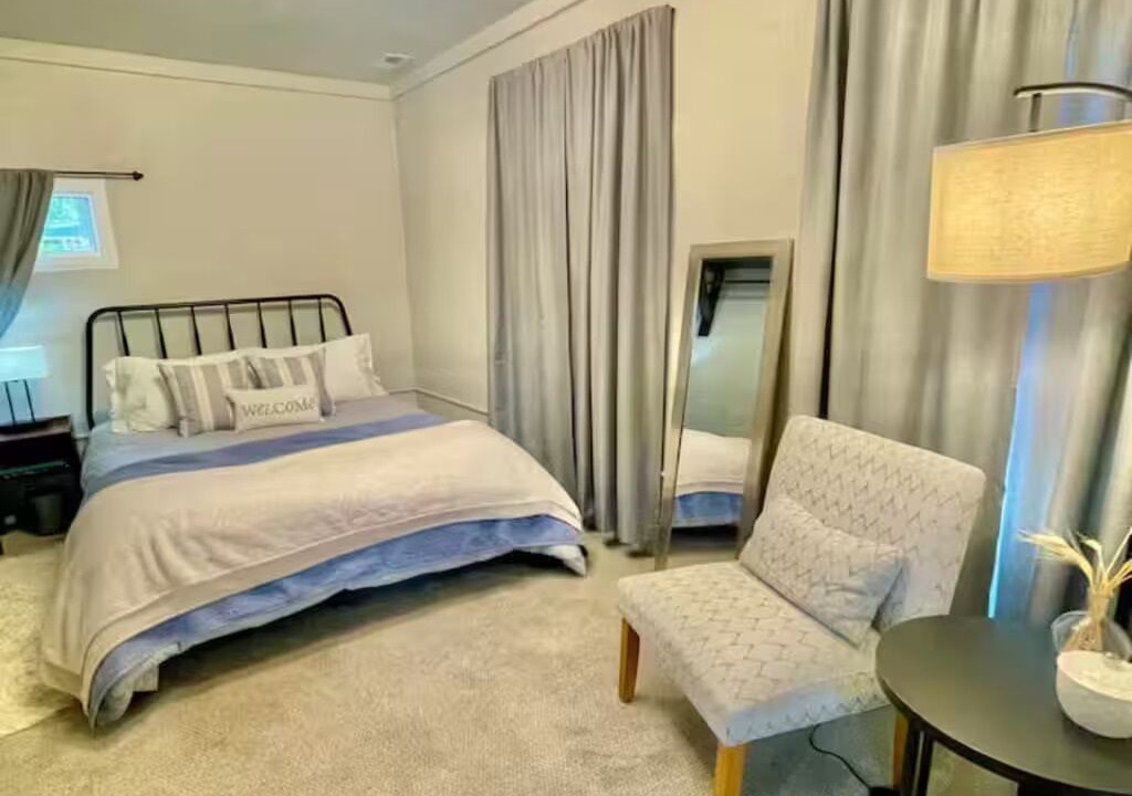 Photo of Bedroom in Lawrence