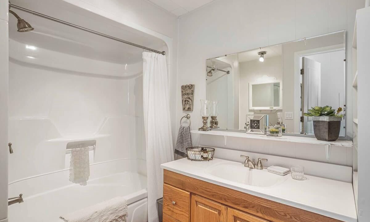 Photo of Bathroom in Muskoka Lakes