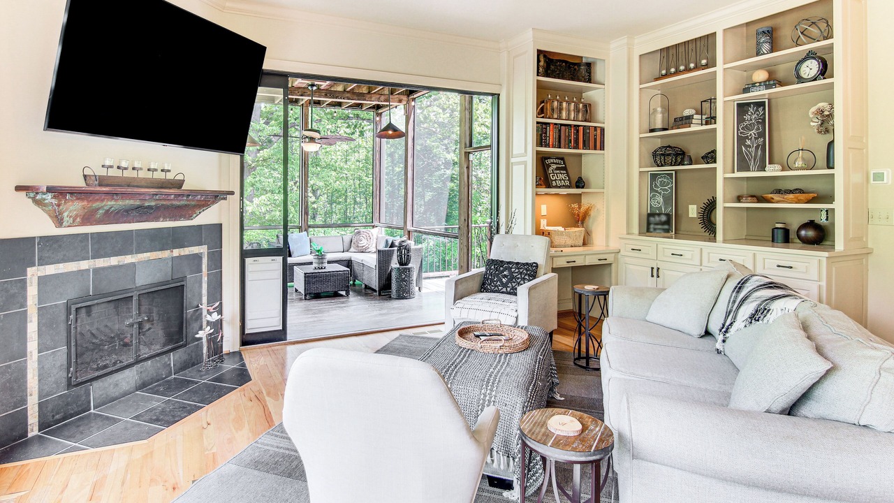 Photo of Livingroom in Landrum