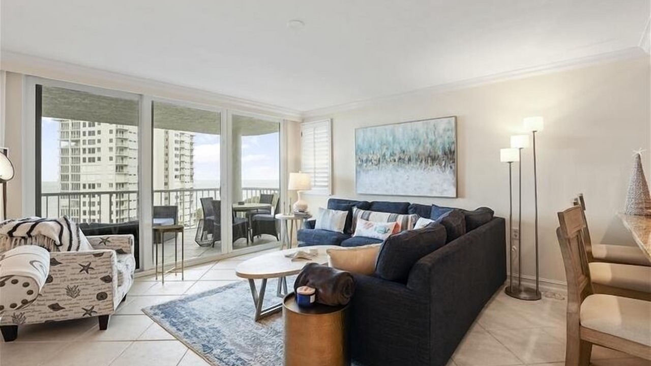 Photo of Livingroom in Park Shore
