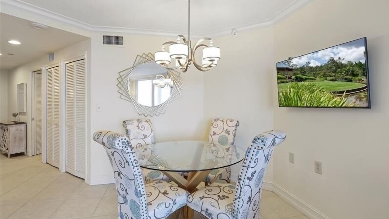 Photo of Livingroom in Park Shore