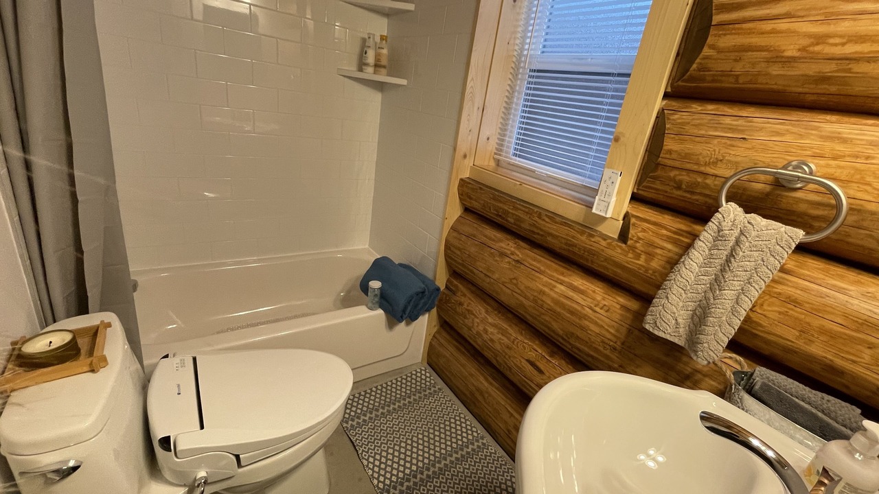 Photo of Bathroom in Kootenay Boundary