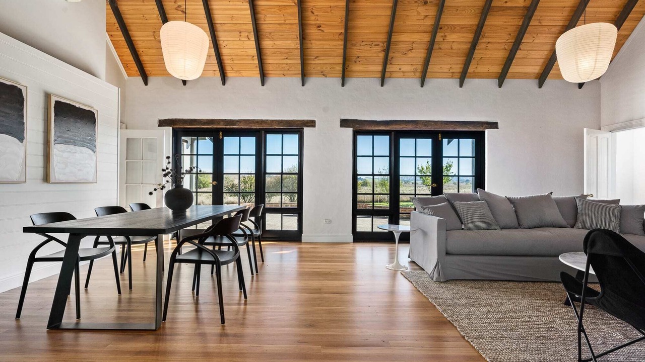 Photo of Livingroom in Eglinton