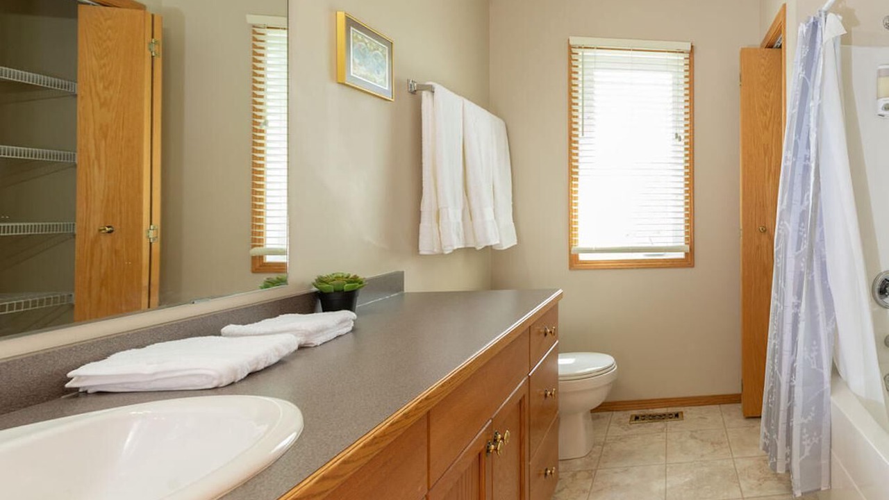 Photo of Bathroom in Division No. 3