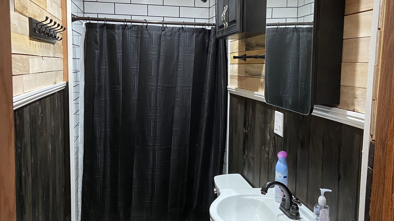 Photo of Bathroom in Turtle Creek