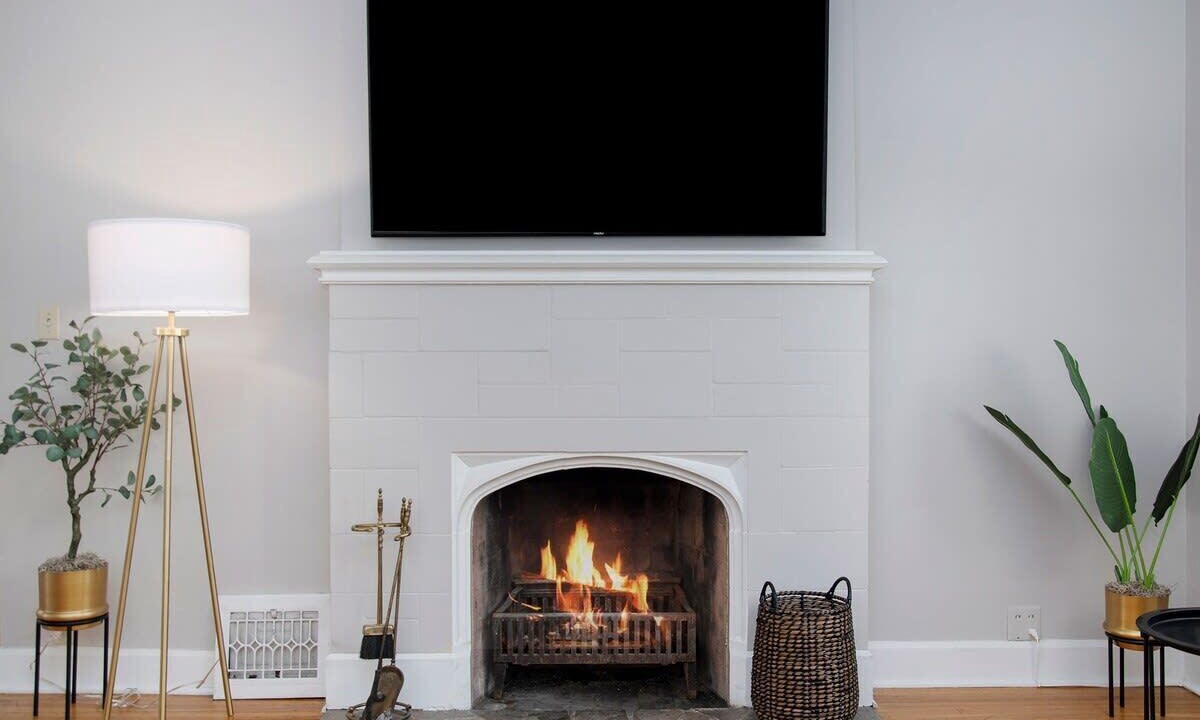 Photo of Livingroom in Dundee-Happy Hollow Historic District