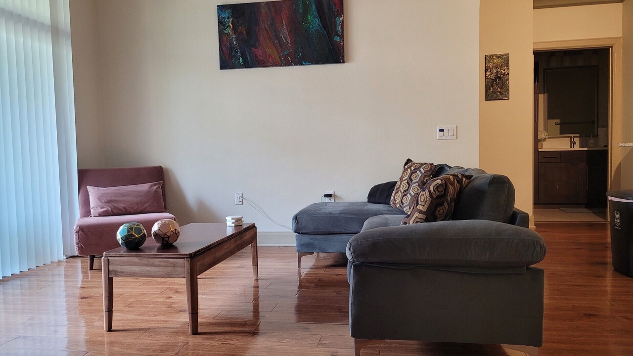 Photo of Livingroom in Astrodome