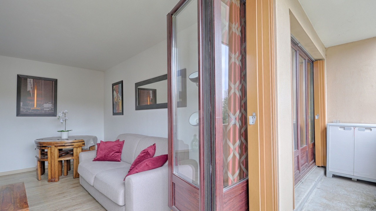 Photo of Livingroom in Mons - Plaine basse