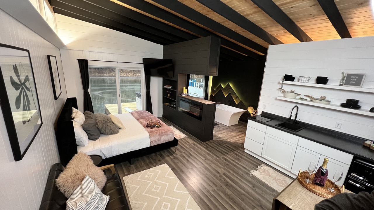Photo of Bedroom in East Dubuque