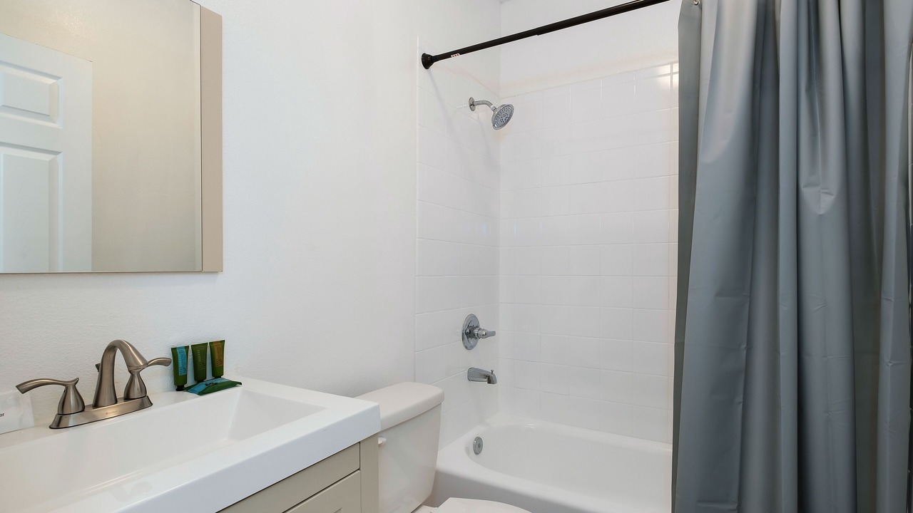 Photo of Bathroom in Mid-Wilshire