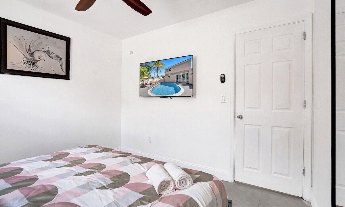 Photo of Bedroom in Hallandale Beach