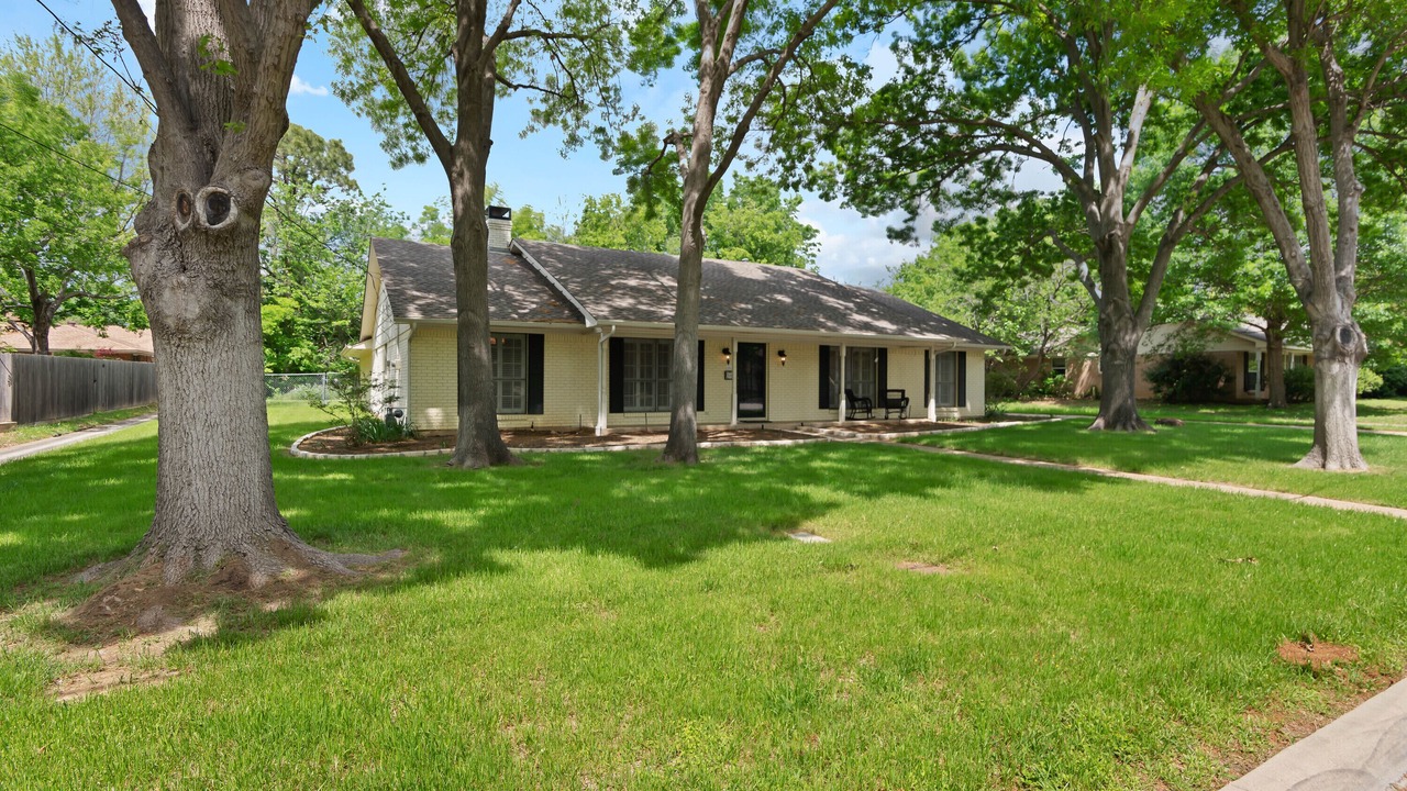 Photo of Outdoor in Denton