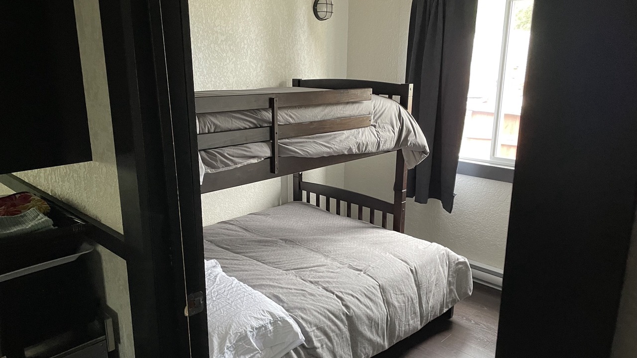 Photo of Bedroom in Lester Beach