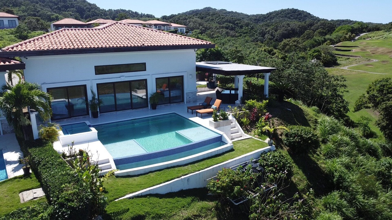 Photo of Outdoor in Pristine Bay