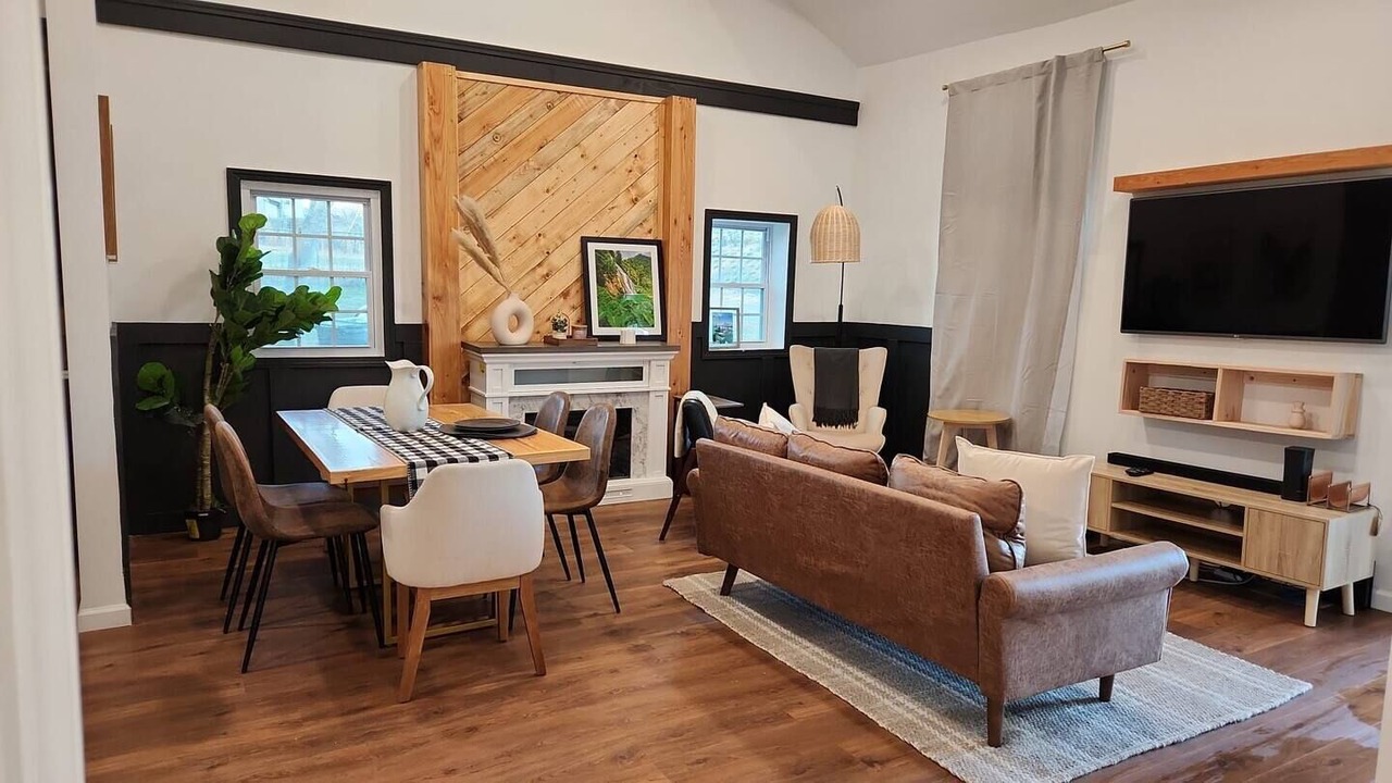 Photo of Livingroom in Duncan