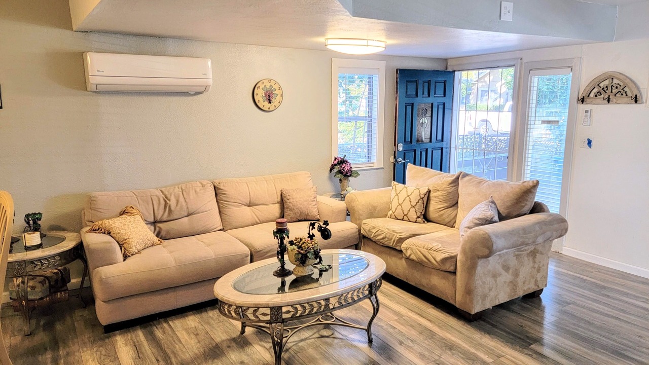 Photo of Livingroom in Roseville