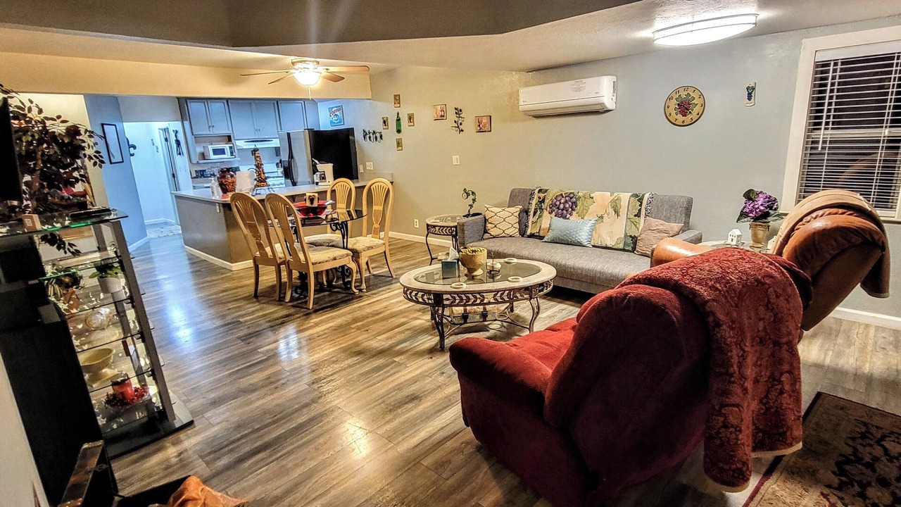 Photo of Livingroom in Roseville