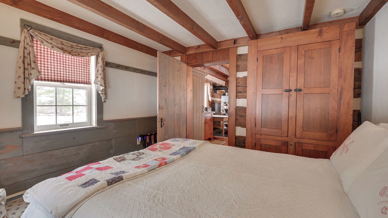 Photo of Bedroom in Pine Grove Mills
