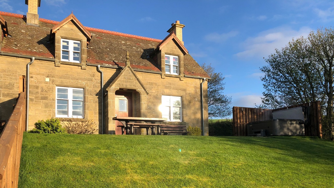 Photo of Outdoor in Duns