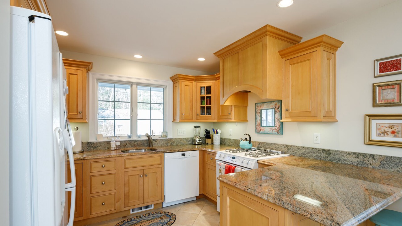 Photo of Kitchen in Popponesset
