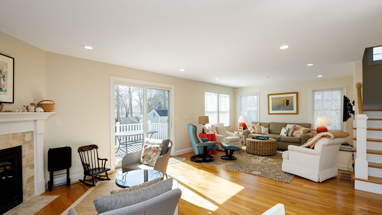 Photo of Livingroom in Popponesset